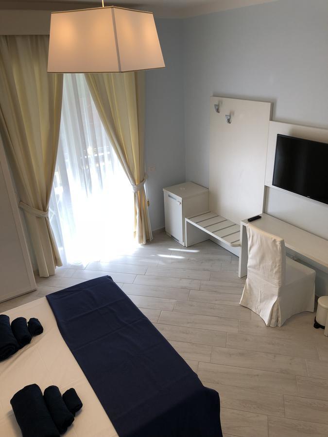 Maison Claudette Toledo Napels Buitenkant foto
