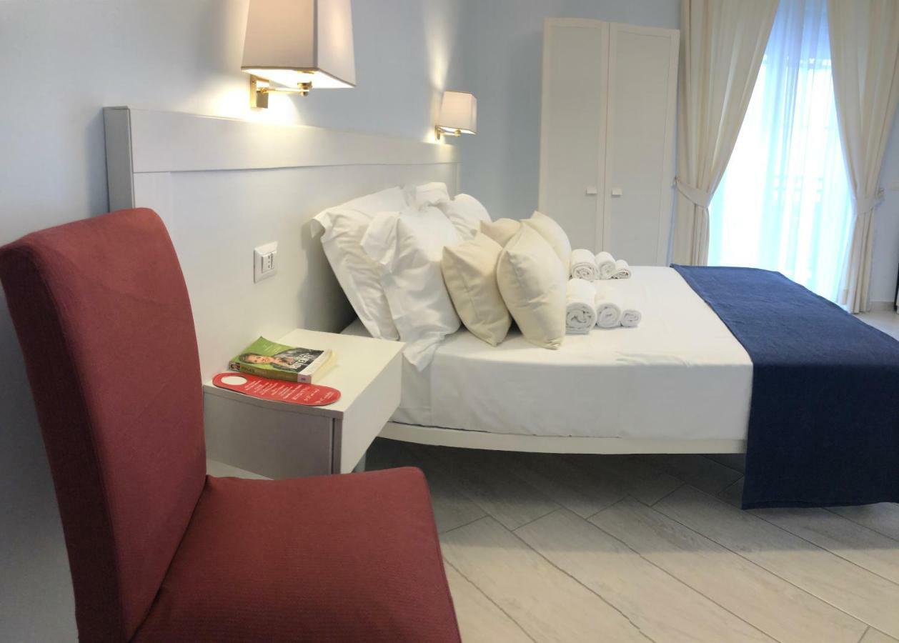 Maison Claudette Toledo Napels Buitenkant foto