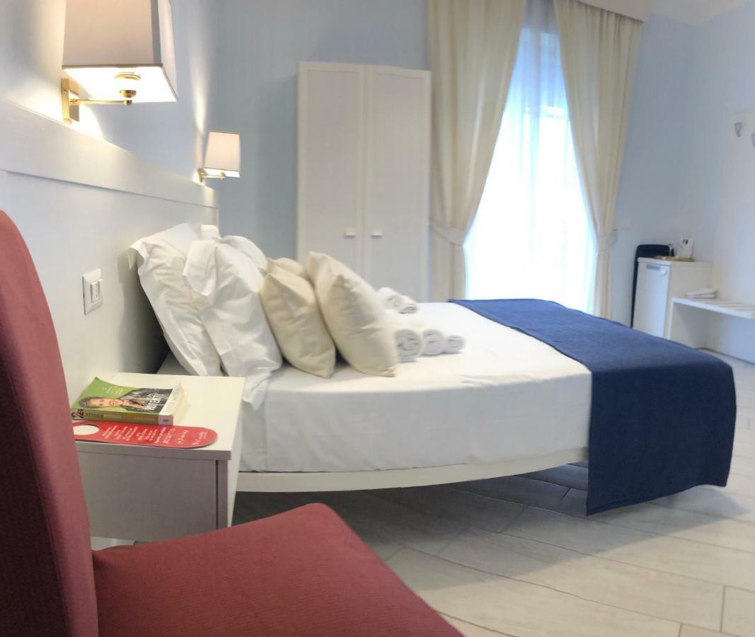 Maison Claudette Toledo Napels Buitenkant foto